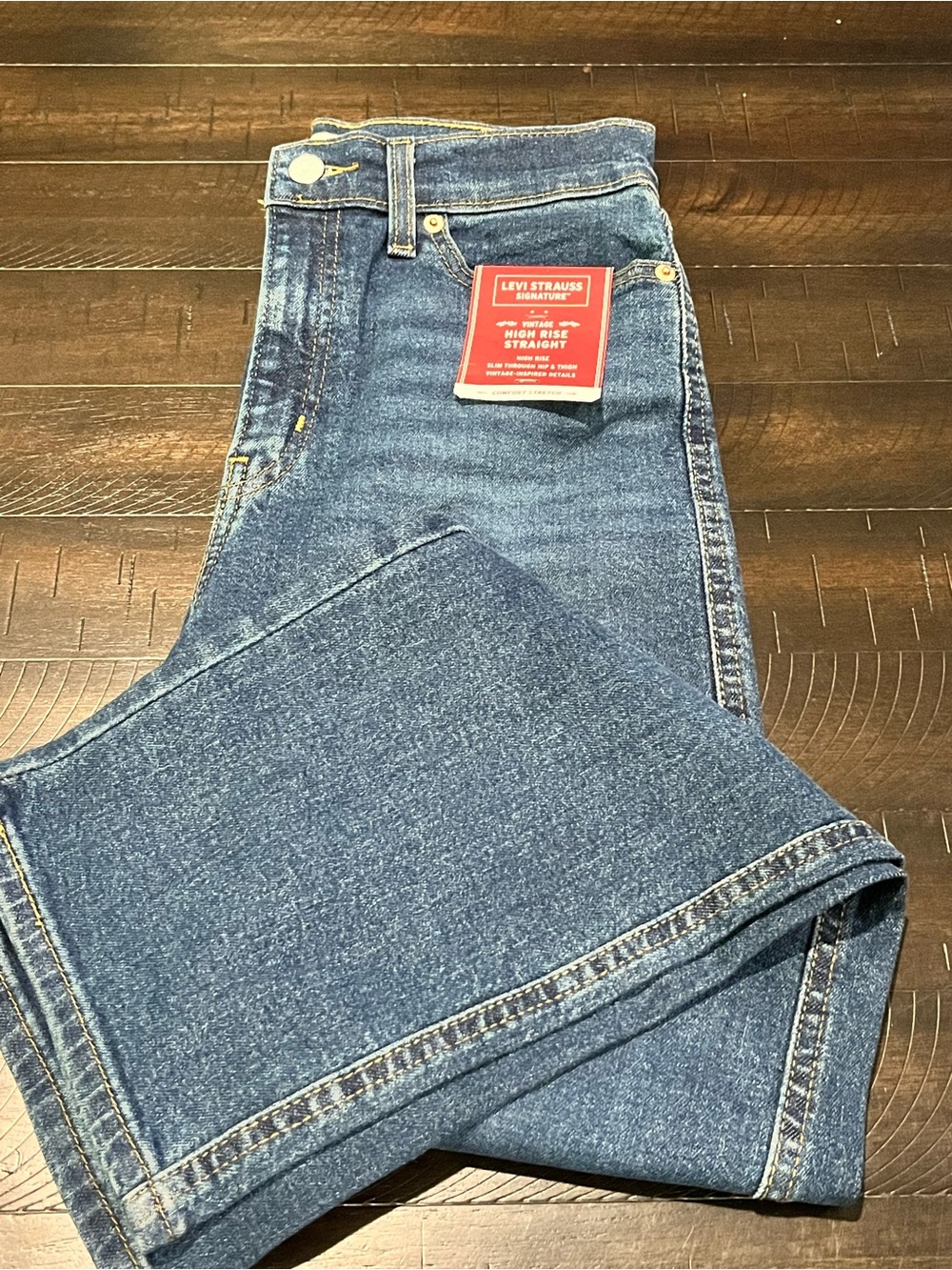 Levi's Women’s High Rise Straight Jeans - Blue size 2 2/26